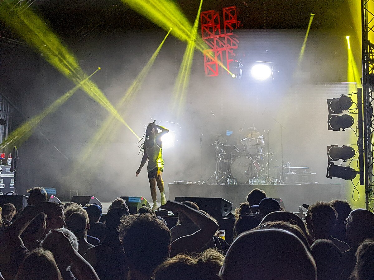 Concerto di Bob Vylan al Valkhof Festival, energia live in stile punk contemporaneo – foto di FakirNL (CC BY-SA 4.0)